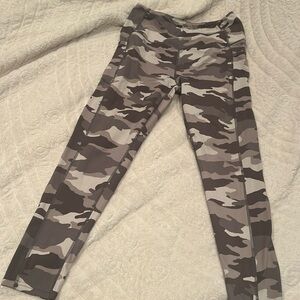 Gray camo leggings XL